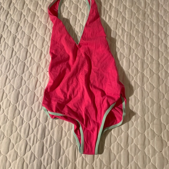 Lot of AMERICAN APPAREL -  Halter Bodysuit (NWT) Size XS,  plus pre-owned Tanks - Picture 10 of 13